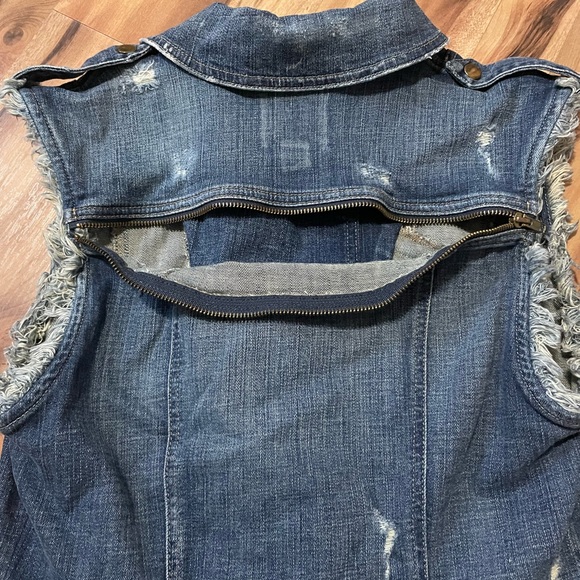 GUESS asymmetrical Denim Jean Vest/Shirt Mila Denim Moto Blue Jean Size Med - Picture 9 of 9